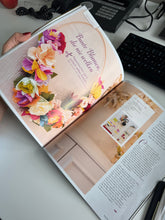 Lade das Bild in den Galerie-Viewer, Papierblumen Workshop