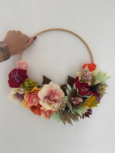 Lade das Bild in den Galerie-Viewer, Papierblumen Workshop