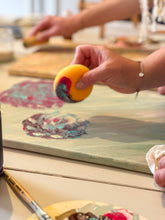 Lade das Bild in den Galerie-Viewer, Colorful Workshop
