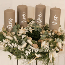 Lade das Bild in den Galerie-Viewer, Workshop Türkranz | Tischkranz | Saisonaler Grünschnitt (vollgebunden)