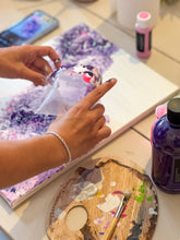 Lade das Bild in den Galerie-Viewer, Colorful Workshop

