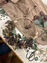 Lade das Bild in den Galerie-Viewer, Workshop: Trockenblumen Türkranz Hoop
