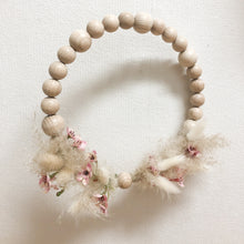 Lade das Bild in den Galerie-Viewer, Perlen - Trockenblumenkranz Frühling
